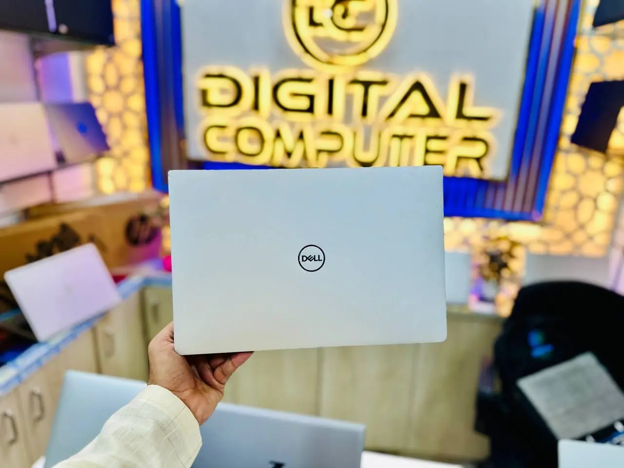 495368501_1133148088829529_8439006301728143285_n.webp Dell XPS 13 9380 | Core i7 8th Gen | 16GB RAM | 256GB SSD | 13.3″ 4K Touch Display Laptop - Image 1